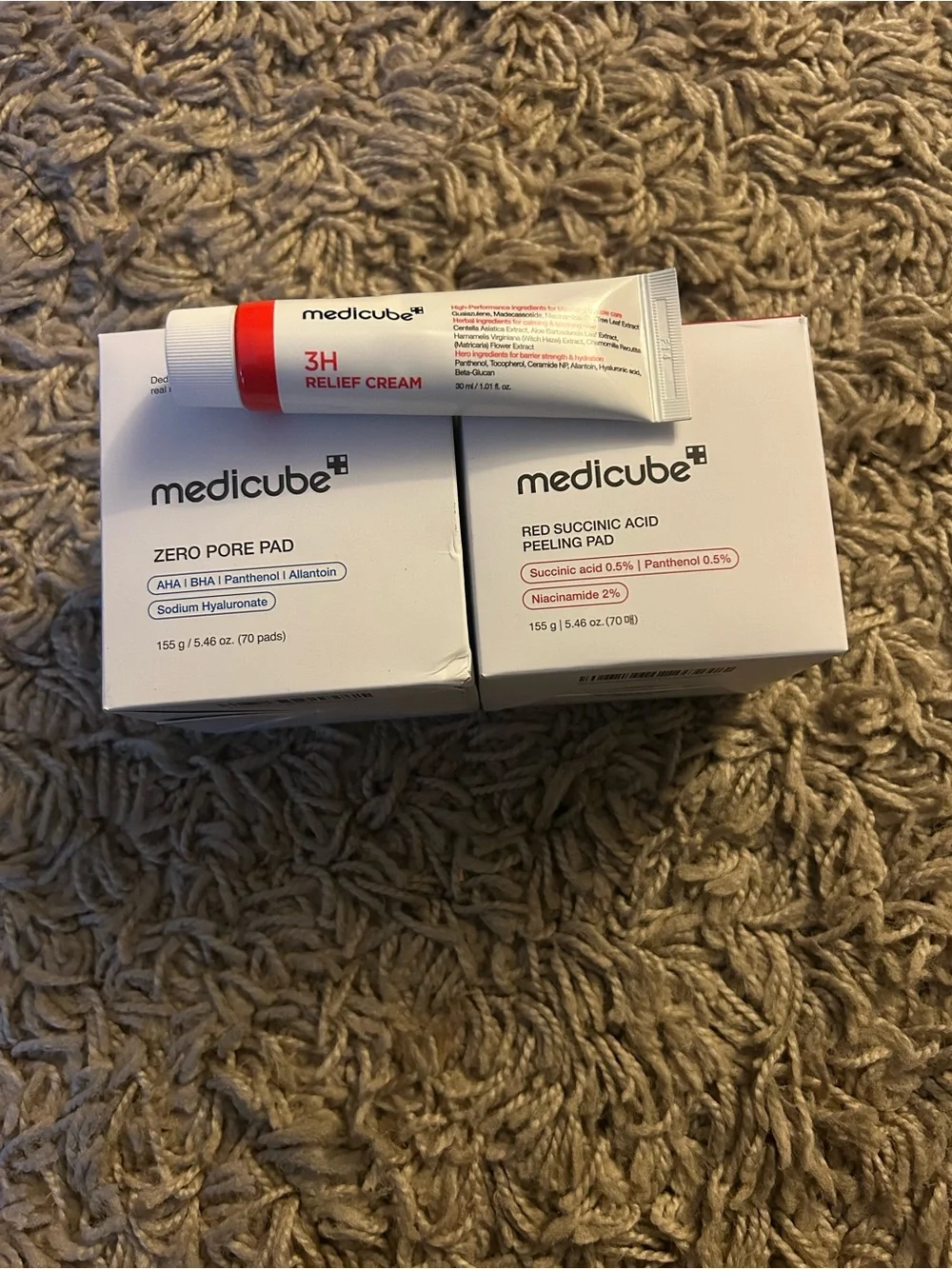 Medicube bundle- zero pore pad/ succinc acid pad/ 3H relief cream